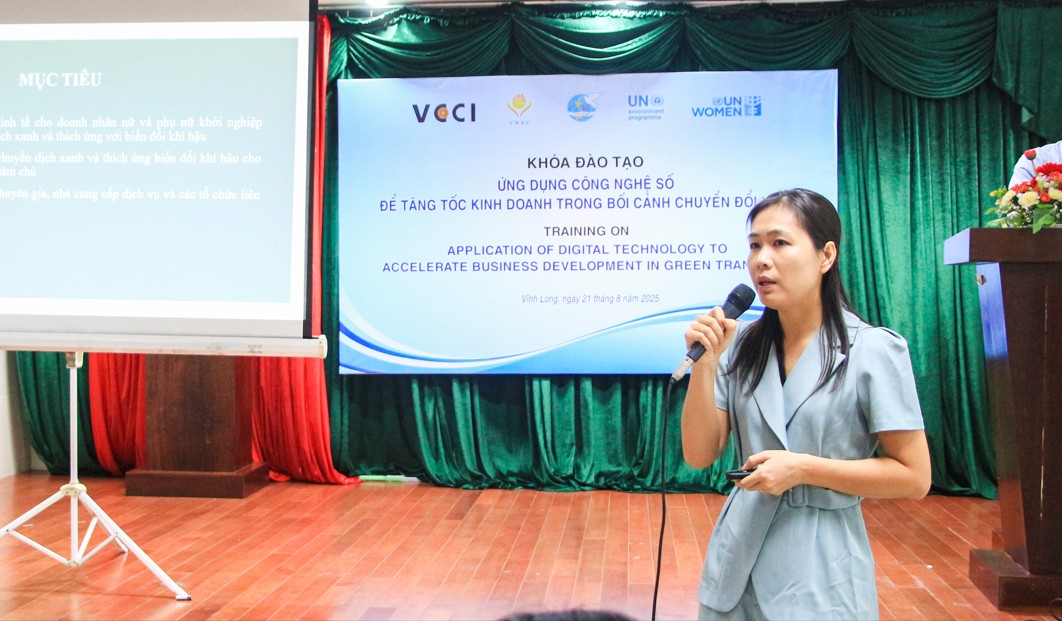 à Nguyễn Thị Phương Thảo - Phó Chủ tịch Hội đồng doanh nhân nữ Việt Nam đã giới thiệu về Dự án Empower.